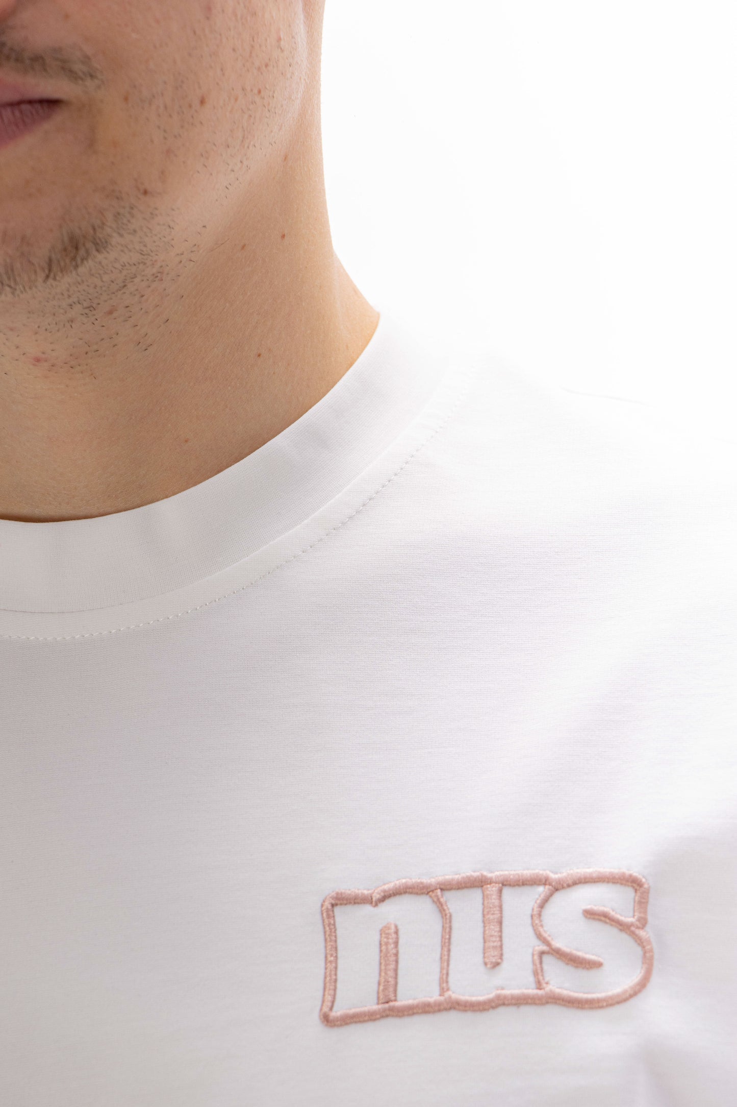 T-SHIRT WHITE LOGO